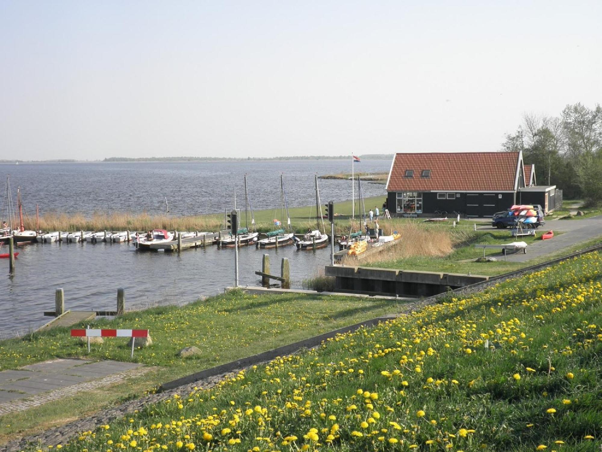 House Marijke With Winter Garden And Direct Access To The Lauwersmeer Anjum Экстерьер фото