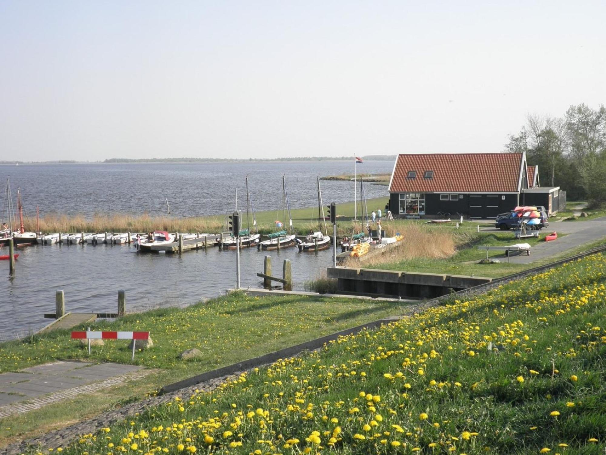 House Marijke With Winter Garden And Direct Access To The Lauwersmeer Anjum Экстерьер фото